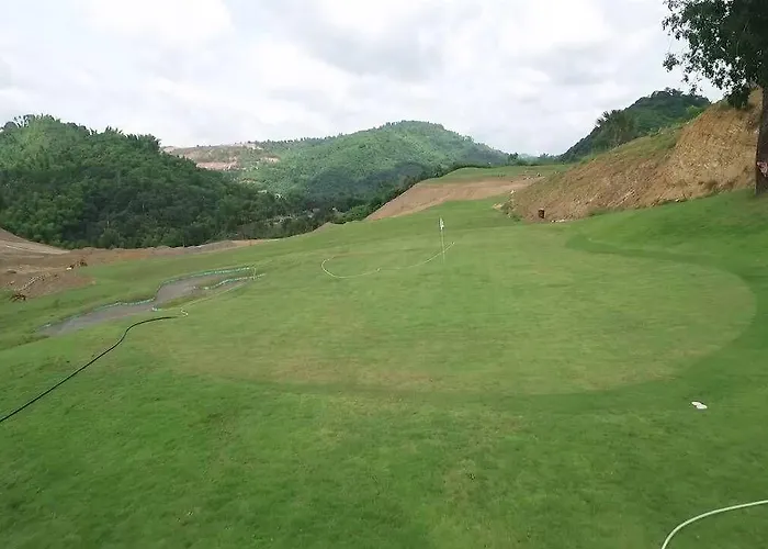ホテル Cebu Golf Course 3*